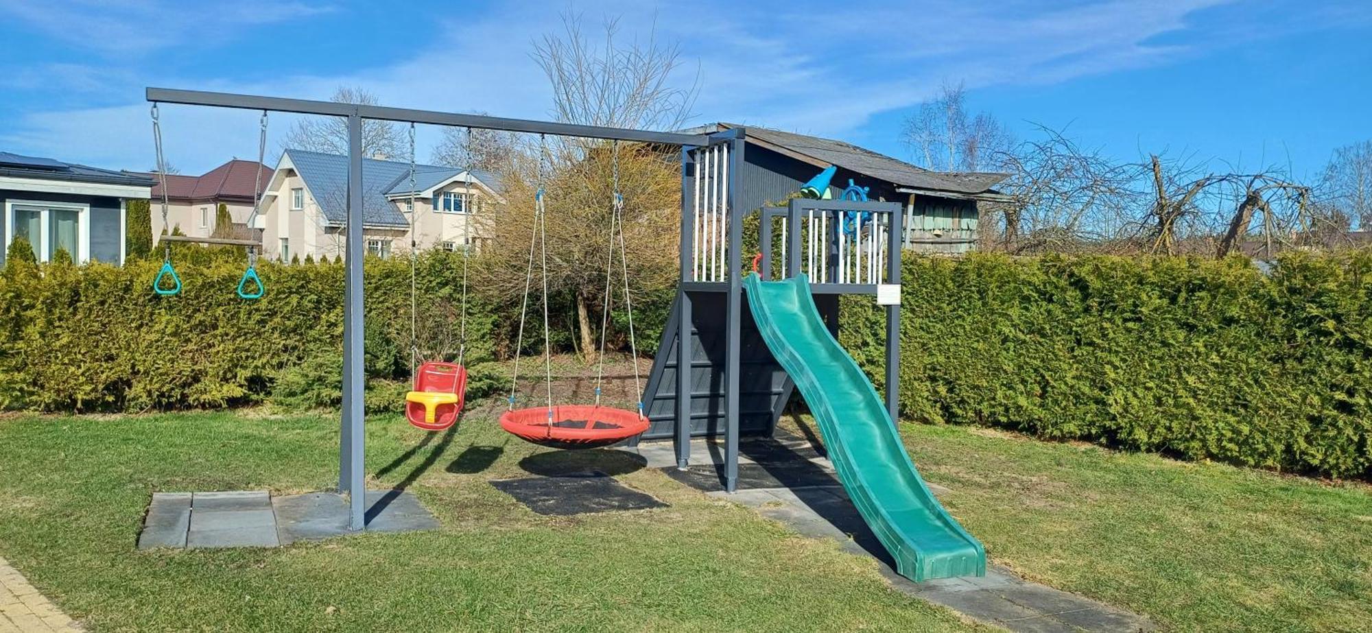 Villa Family Garden House With Free Private Parking & Playground Riga Exterior foto